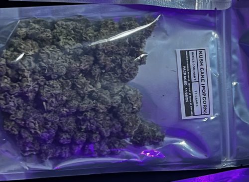 Click to view full screen Kush Cake (Popcorn) photo review